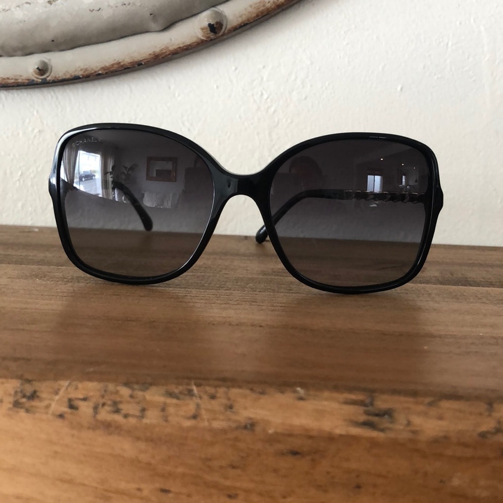 CHANEL sunglasses